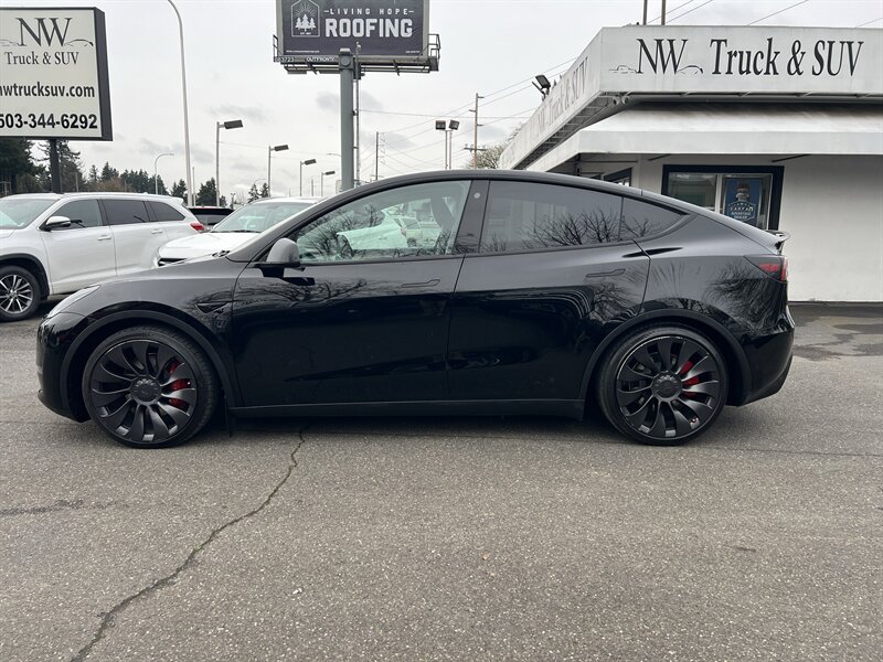 2023 Tesla Model Y Performance Dual Motor, AWD, All Wheel Drive, Autosteer (Beta), Electric, EV - Photo 3 - Milwaukie, OR 97267