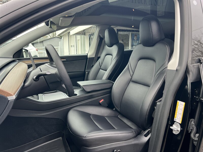 2023 Tesla Model Y Performance Dual Motor, AWD, All Wheel Drive, Autosteer (Beta), Electric, EV - Photo 9 - Milwaukie, OR 97267