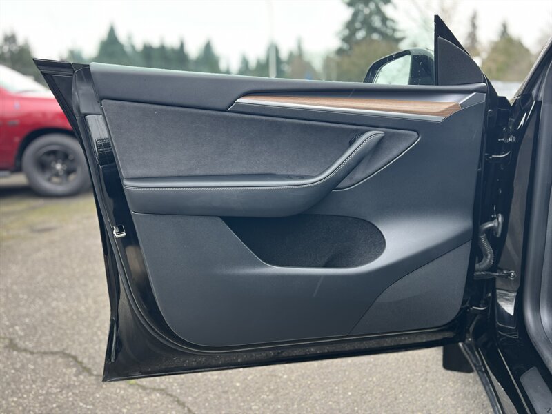 2023 Tesla Model Y Performance Dual Motor, AWD, All Wheel Drive, Autosteer (Beta), Electric, EV - Photo 17 - Milwaukie, OR 97267