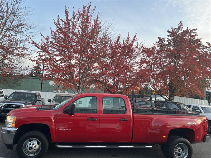 2014 Chevrolet Silverado 3500 Work Truck Vortec 6.0L Flex Fuel V8 322hp 380ft, 4X4, Bucket Seats, Running Boards, Bedliner, Tow Hitch. - Photo 3 - Milwaukie, OR 97267
