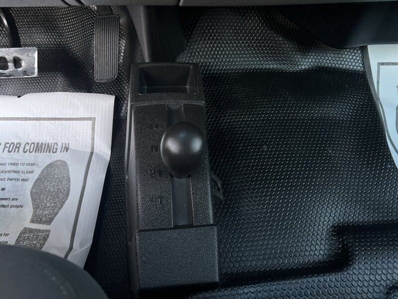 2014 Chevrolet Silverado 3500 Work Truck Vortec 6.0L Flex Fuel V8 322hp 380ft, 4X4, Bucket Seats, Running Boards, Bedliner, Tow Hitch. - Photo 22 - Milwaukie, OR 97267