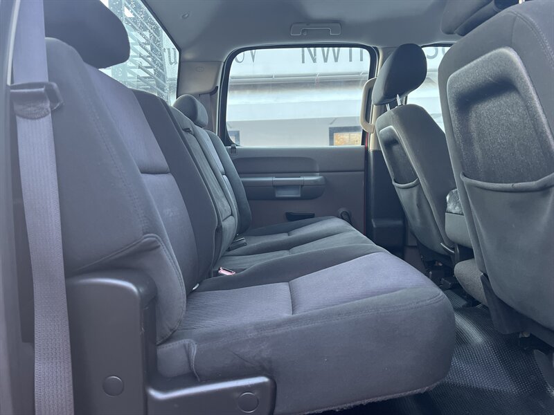 2014 Chevrolet Silverado 3500 Work Truck Vortec 6.0L Flex Fuel V8 322hp 380ft, 4X4, Bucket Seats, Running Boards, Bedliner, Tow Hitch. - Photo 14 - Milwaukie, OR 97267