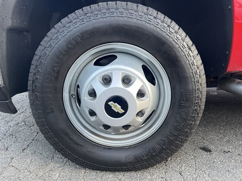 2014 Chevrolet Silverado 3500 Work Truck Vortec 6.0L Flex Fuel V8 322hp 380ft, 4X4, Bucket Seats, Running Boards, Bedliner, Tow Hitch. - Photo 23 - Milwaukie, OR 97267