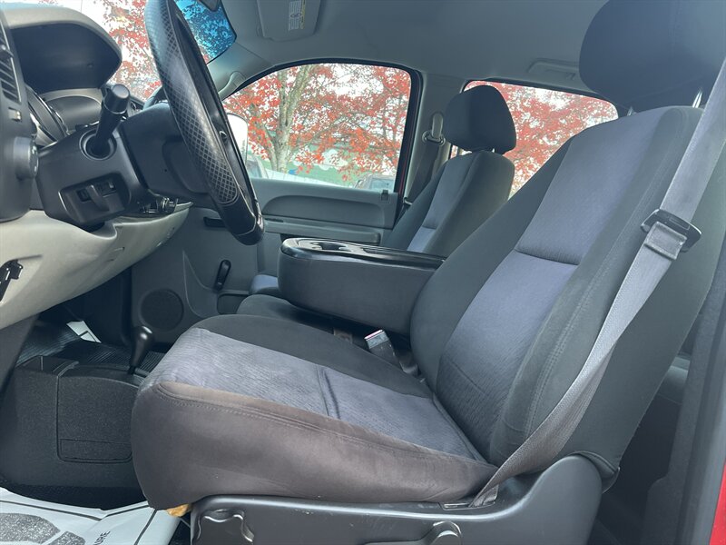 2014 Chevrolet Silverado 3500 Work Truck Vortec 6.0L Flex Fuel V8 322hp 380ft, 4X4, Bucket Seats, Running Boards, Bedliner, Tow Hitch. - Photo 11 - Milwaukie, OR 97267