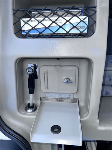 1997 Volkswagen EuroVan Campmobile 2L NA V6 single overhead cam (SOHC) 12V, Van Camper, VW Camper, Compact Camper, Cloth interior, Awning, Dinning tables, Sleeping Bed, Mini Fridge, Mobile shower - Photo 32 - Milwaukie, OR 97267