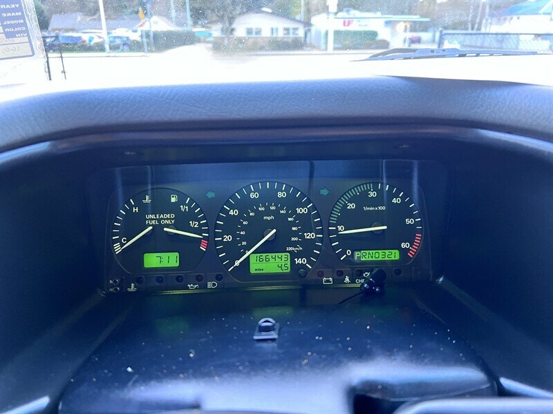 1997 Volkswagen EuroVan Campmobile 2L NA V6 single overhead cam (SOHC) 12V, Van Camper, VW Camper, Compact Camper, Cloth interior, Awning, Dinning tables, Sleeping Bed, Mini Fridge, Mobile shower - Photo 14 - Milwaukie, OR 97267