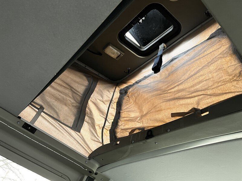 1997 Volkswagen EuroVan Campmobile 2L NA V6 single overhead cam (SOHC) 12V, Van Camper, VW Camper, Compact Camper, Cloth interior, Awning, Dinning tables, Sleeping Bed, Mini Fridge, Mobile shower - Photo 27 - Milwaukie, OR 97267