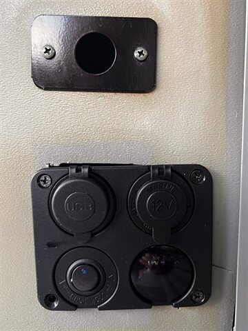 1997 Volkswagen EuroVan Campmobile 2L NA V6 single overhead cam (SOHC) 12V, Van Camper, VW Camper, Compact Camper, Cloth interior, Awning, Dinning tables, Sleeping Bed, Mini Fridge, Mobile shower - Photo 35 - Milwaukie, OR 97267