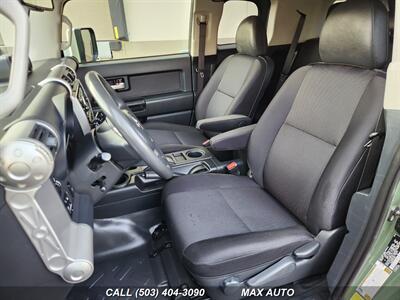 2012 Toyota FJ Cruiser   - Photo 12 - Portland, OR 97211