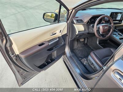 2022 Toyota Sienna Platinum 7-Passenger   - Photo 10 - Portland, OR 97211
