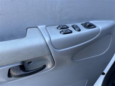 2008 Ford E-150  Econoline Cargo Van - Photo 23 - Gresham, OR 97030