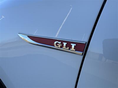 2016 Volkswagen Jetta 2.0T GLI SE - Photo 11 - Gresham, OR 97030