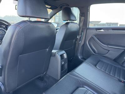 2016 Volkswagen Jetta 2.0T GLI SE - Photo 16 - Gresham, OR 97030