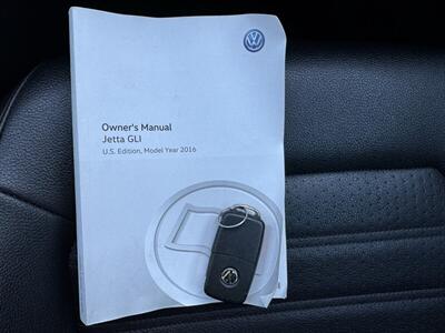 2016 Volkswagen Jetta 2.0T GLI SE - Photo 32 - Gresham, OR 97030