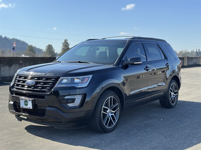 2016 Ford Explorer Sport   - Photo 1 - Gresham, OR 97030