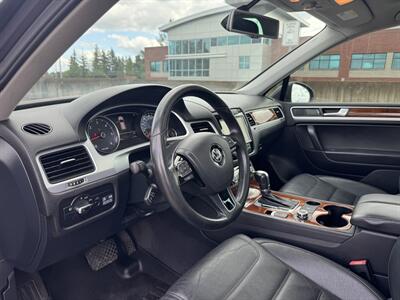 2012 Volkswagen Touareg TDI Sport  Lux AWD - Photo 12 - Gresham, OR 97030