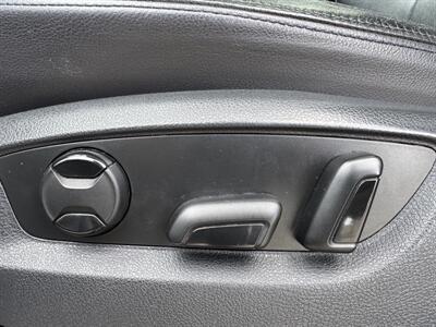 2012 Volkswagen Touareg TDI Sport  Lux AWD - Photo 27 - Gresham, OR 97030