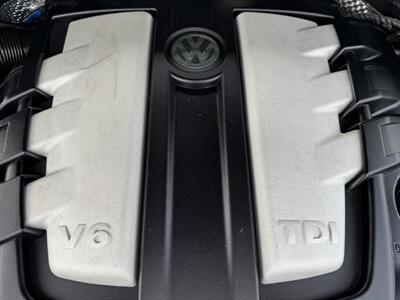 2012 Volkswagen Touareg TDI Sport  Lux AWD - Photo 31 - Gresham, OR 97030