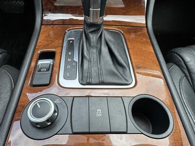 2012 Volkswagen Touareg TDI Sport  Lux AWD - Photo 24 - Gresham, OR 97030