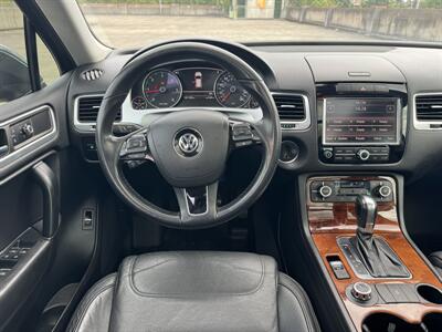 2012 Volkswagen Touareg TDI Sport  Lux AWD - Photo 19 - Gresham, OR 97030