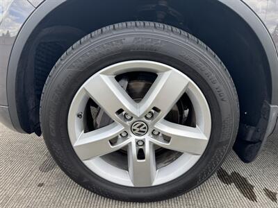 2012 Volkswagen Touareg TDI Sport  Lux AWD - Photo 11 - Gresham, OR 97030