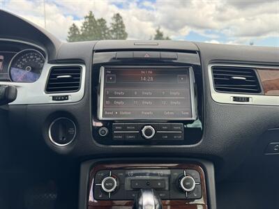 2012 Volkswagen Touareg TDI Sport  Lux AWD - Photo 22 - Gresham, OR 97030