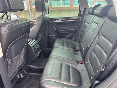 2012 Volkswagen Touareg TDI Sport  Lux AWD - Photo 16 - Gresham, OR 97030