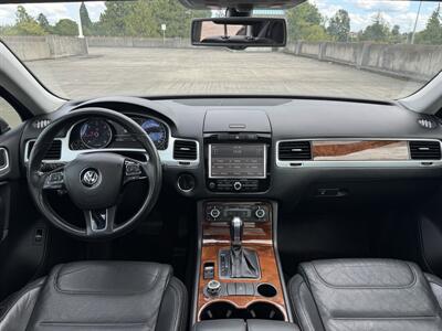 2012 Volkswagen Touareg TDI Sport  Lux AWD - Photo 18 - Gresham, OR 97030