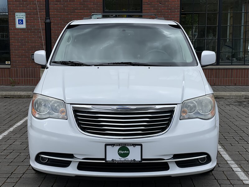 2014 Chrysler Town & Country Touring photo