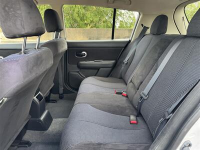 2011 Nissan Versa 1.8 SL   - Photo 14 - Gresham, OR 97030