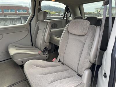 2006 Dodge Grand Caravan SXT  w/ STO-N-GO - Photo 16 - Gresham, OR 97030