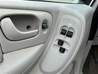 2006 Dodge Grand Caravan SXT  w/ STO-N-GO - Photo 26 - Gresham, OR 97030