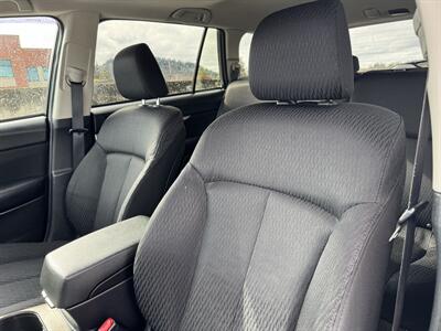 2012 Subaru Outback 2.5i Premium AWD - Photo 13 - Gresham, OR 97030