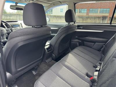2012 Subaru Outback 2.5i Premium AWD - Photo 14 - Gresham, OR 97030