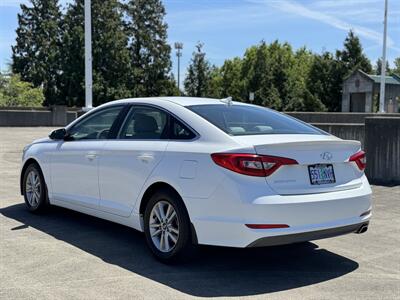 2016 Hyundai Sonata SE   - Photo 3 - Gresham, OR 97030