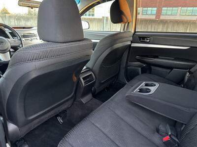 2011 Subaru Outback 2.5i Premium  AWD - Photo 16 - Gresham, OR 97030