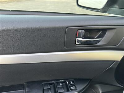 2011 Subaru Outback 2.5i Premium  AWD - Photo 28 - Gresham, OR 97030