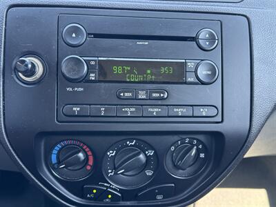2007 Ford Focus ZX4 SE   - Photo 19 - Gresham, OR 97030
