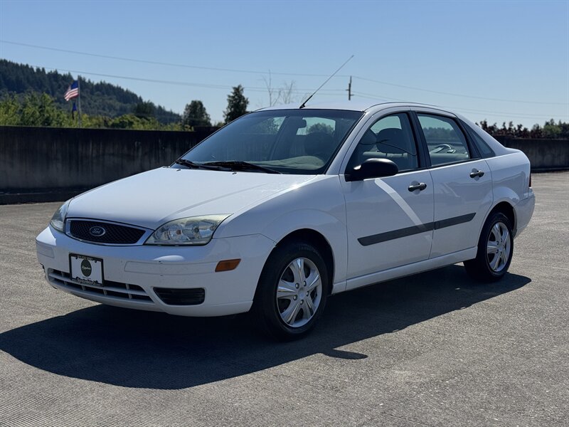 2007 Ford Focus ZX4 SE   - Photo 1 - Gresham, OR 97030