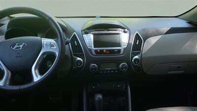 2011 Hyundai TUCSON Limited   - Photo 6 - Chesterfield, MO 63005