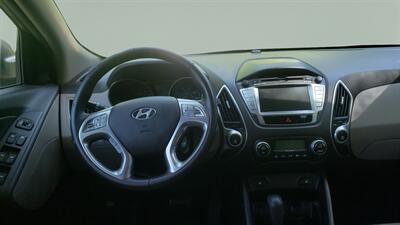 2011 Hyundai TUCSON Limited   - Photo 2 - Chesterfield, MO 63005