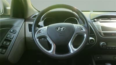 2011 Hyundai TUCSON Limited   - Photo 7 - Chesterfield, MO 63005