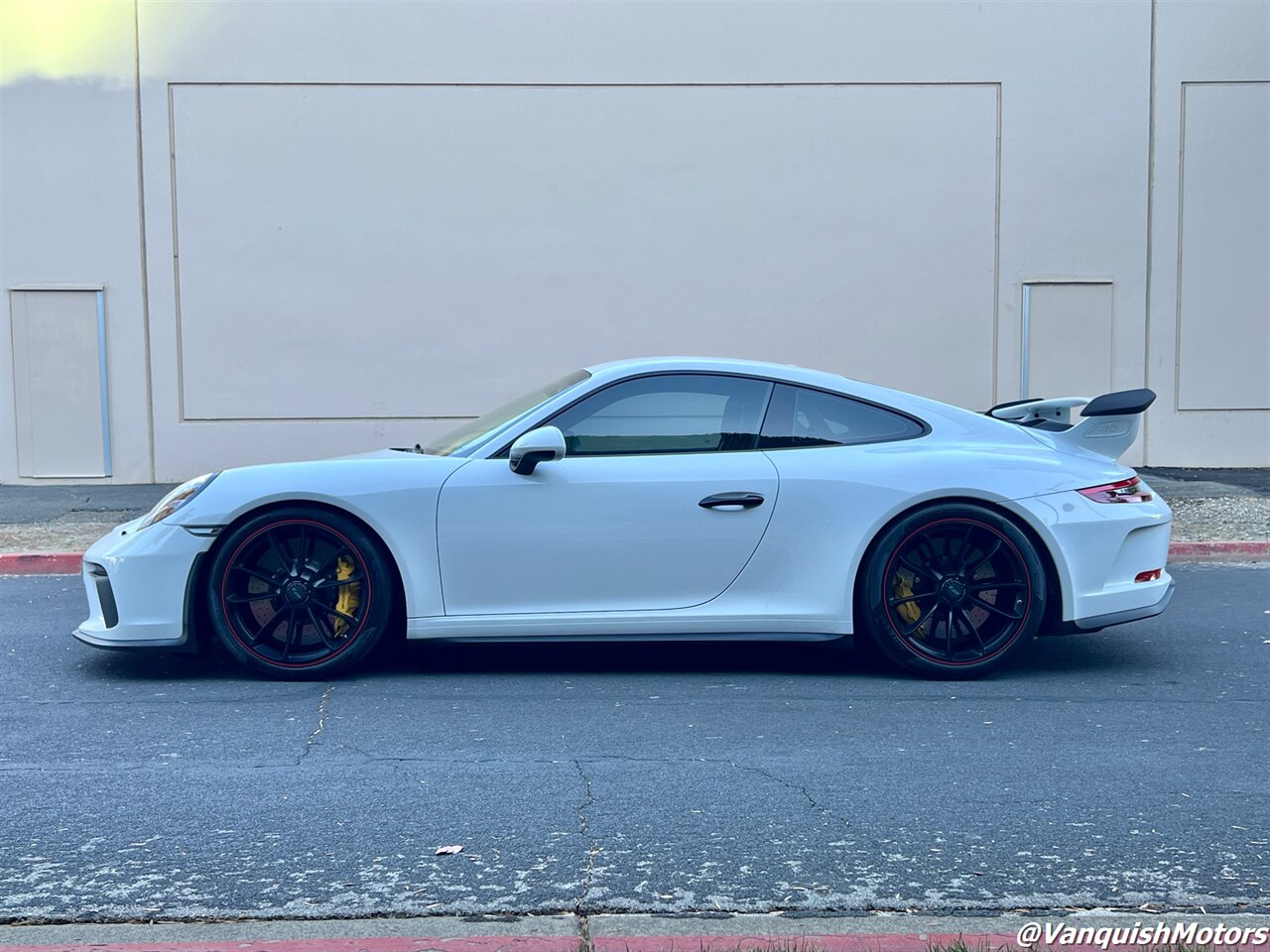 2018 Porsche 911 GT3  *MANUAL* 991.2   - Photo 26 - Concord, CA 94520
