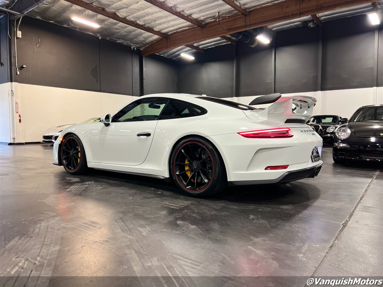 2018 Porsche 911 GT3  *MANUAL* 991.2   - Photo 35 - Concord, CA 94520
