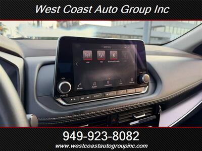 2022 Nissan Rogue SV - Photo 13 - Costa Mesa, CA 92626