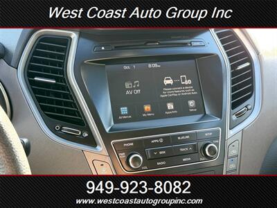 2017 Hyundai SANTA FE SE - Photo 21 - Costa Mesa, CA 92626
