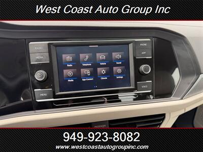 2023 Volkswagen Jetta SE - Photo 24 - Costa Mesa, CA 92626