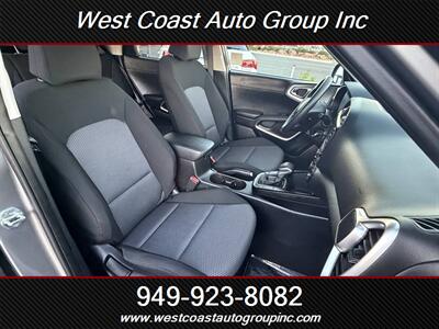 2022 Kia Soul LX - Photo 10 - Costa Mesa, CA 92626