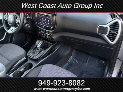 2022 Kia Soul LX - Photo 9 - Costa Mesa, CA 92626