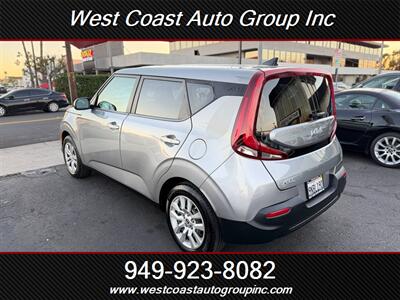 2022 Kia Soul LX - Photo 3 - Costa Mesa, CA 92626